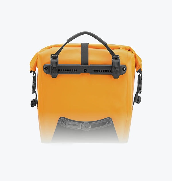 Waterproof roll top pannier bag